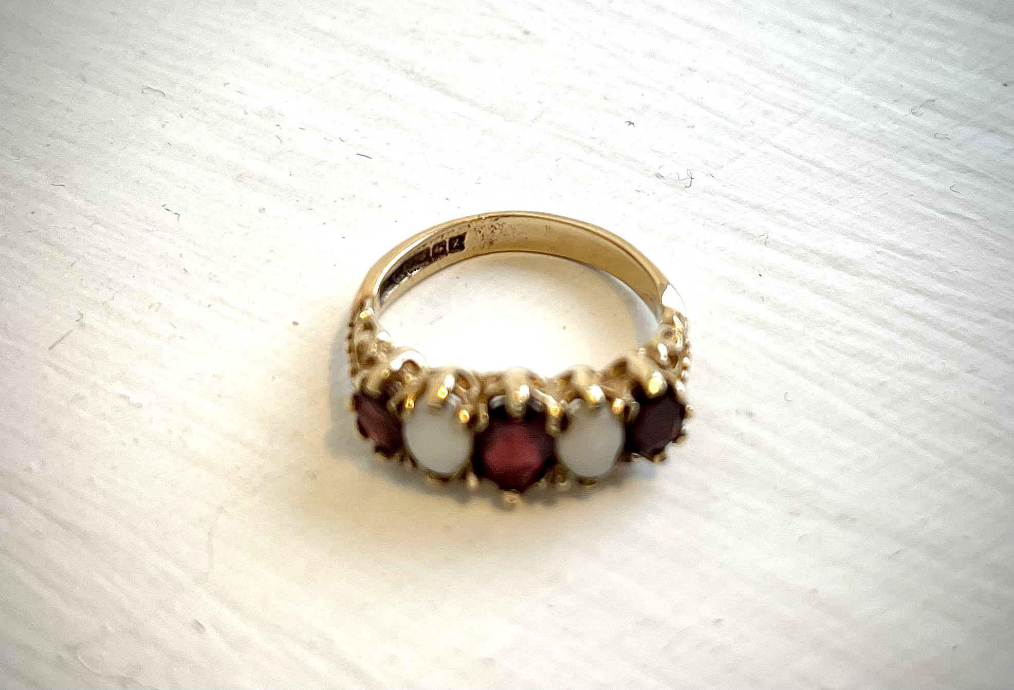 9ct Gold & Opal Ring