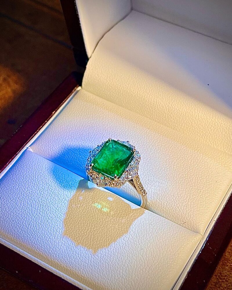 Emerald and Diamond 18 carat White Gold Ring - THE LENKIEWICZ FINE ART ...