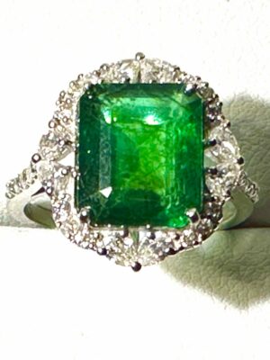 Emerald 4 Carat and Diamonds 18CT White Gold Ring