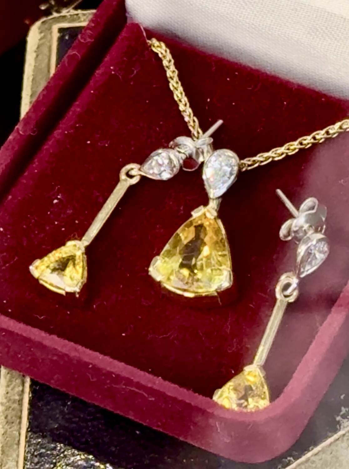Yellow Sapphire and Diamond Earings and Necklace Pendant 18k Yellow Gold