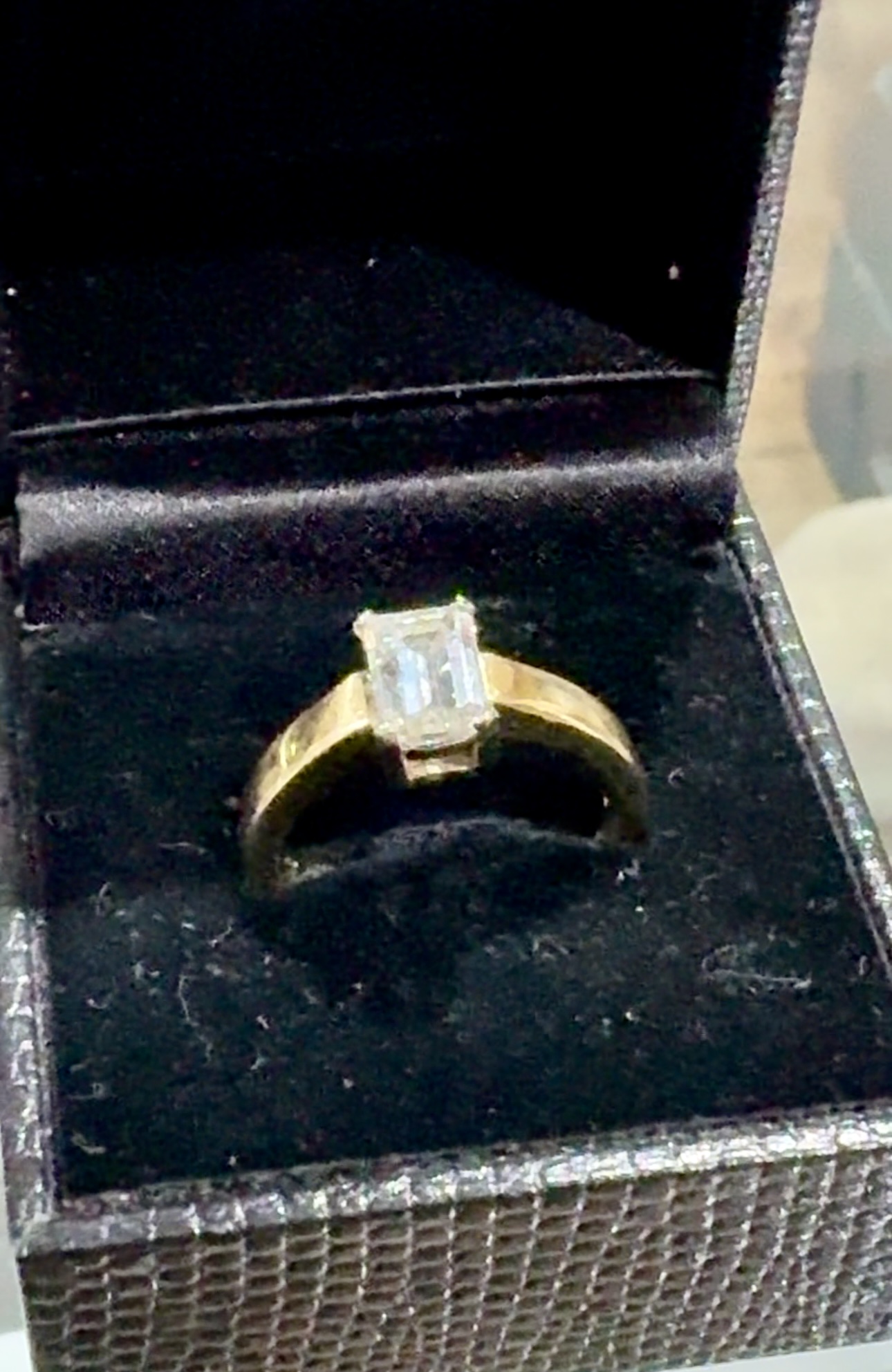 Diamond Ring 2.22 Carat (emerald cut) 18ct