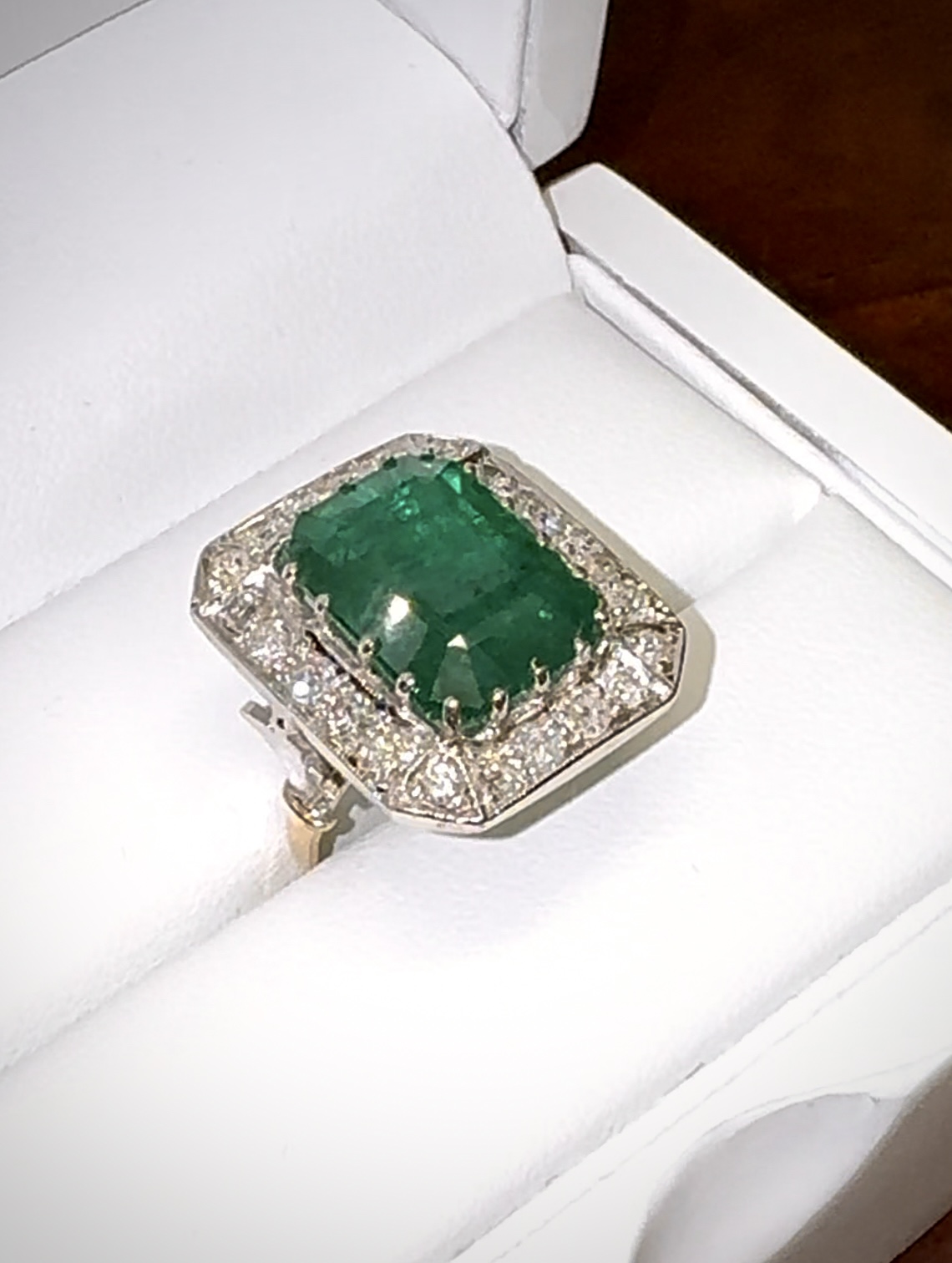 Emerald (4.5ct) and Diamond(1.9ct) 18Ct Ring